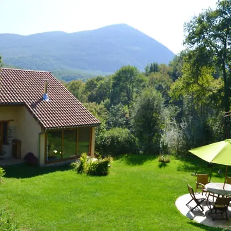 Prázdninový dům Maison Accueillante A Avec Piscine Partagee Gembrie