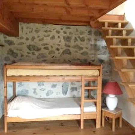 Maison Accueillante A Avec Piscine Partagee *