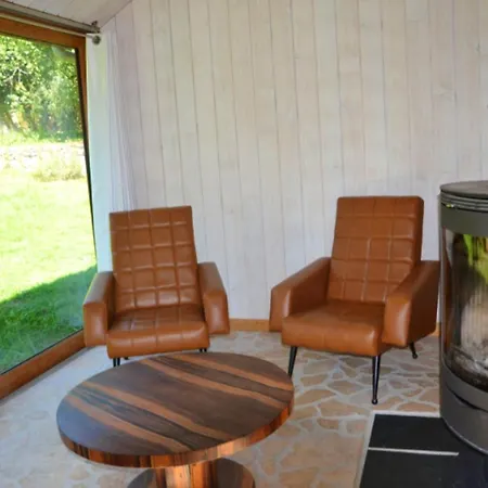 Maison Accueillante à Avec Piscine Partagée