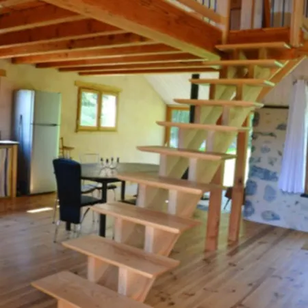Maison Accueillante A Avec Piscine Partagee Holiday home
